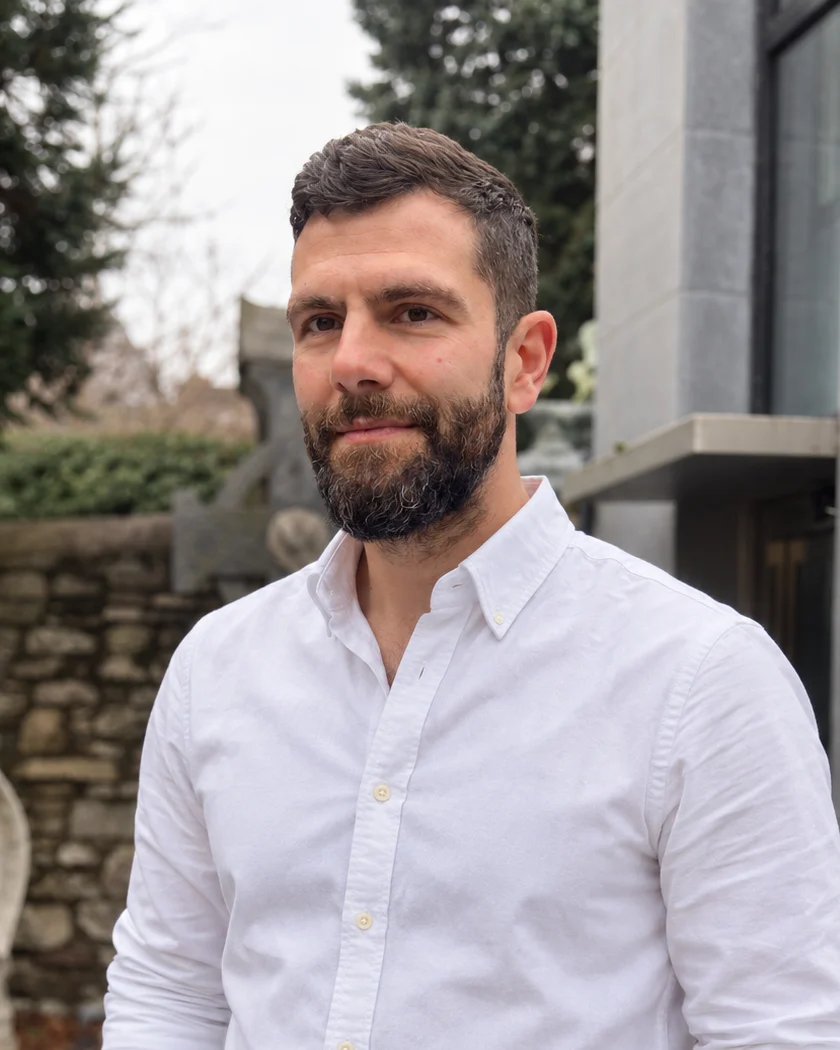 Aggelos Mouzakitis, psychotherapist and article author
